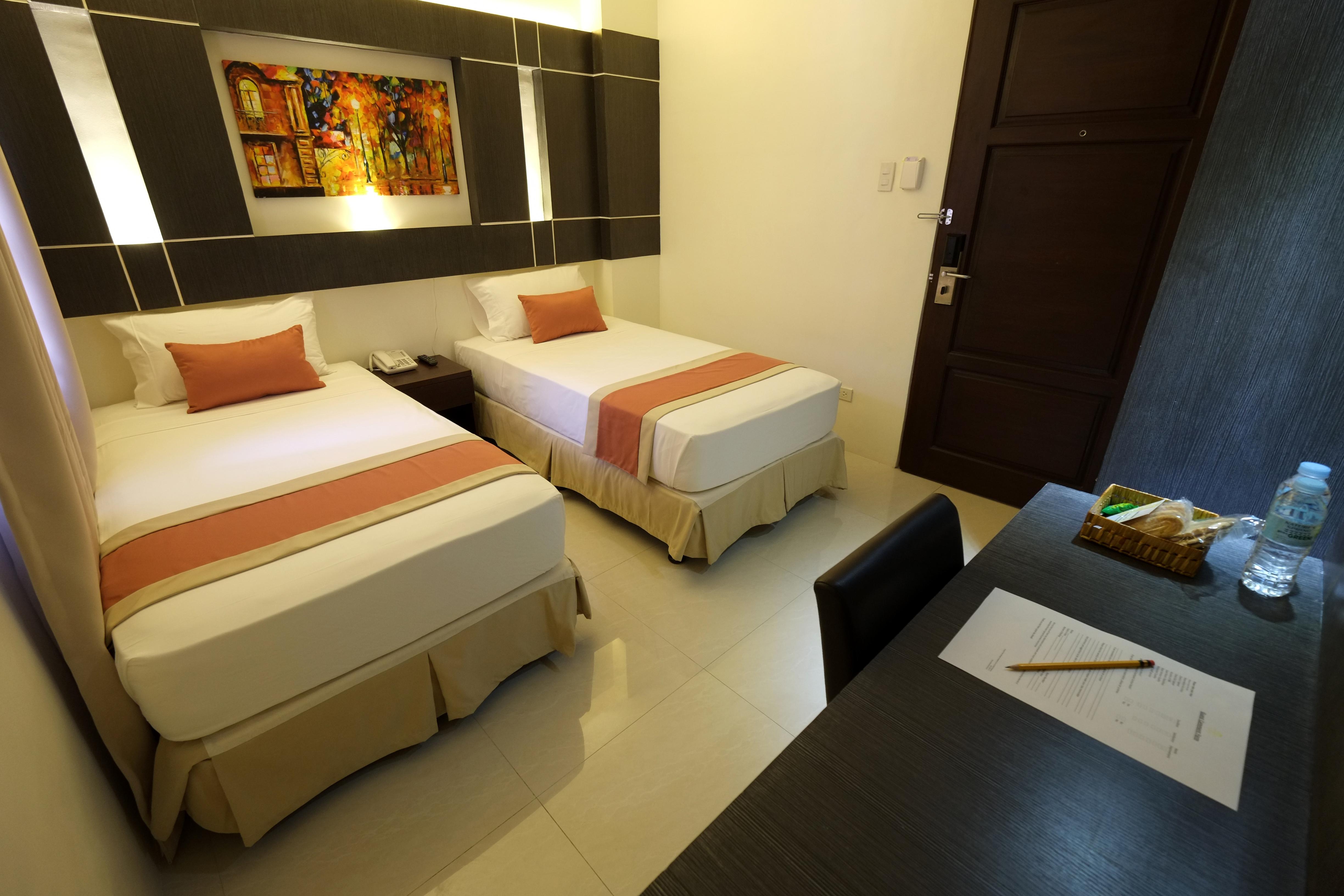 Southpole Central Hotel Себу Экстерьер фото