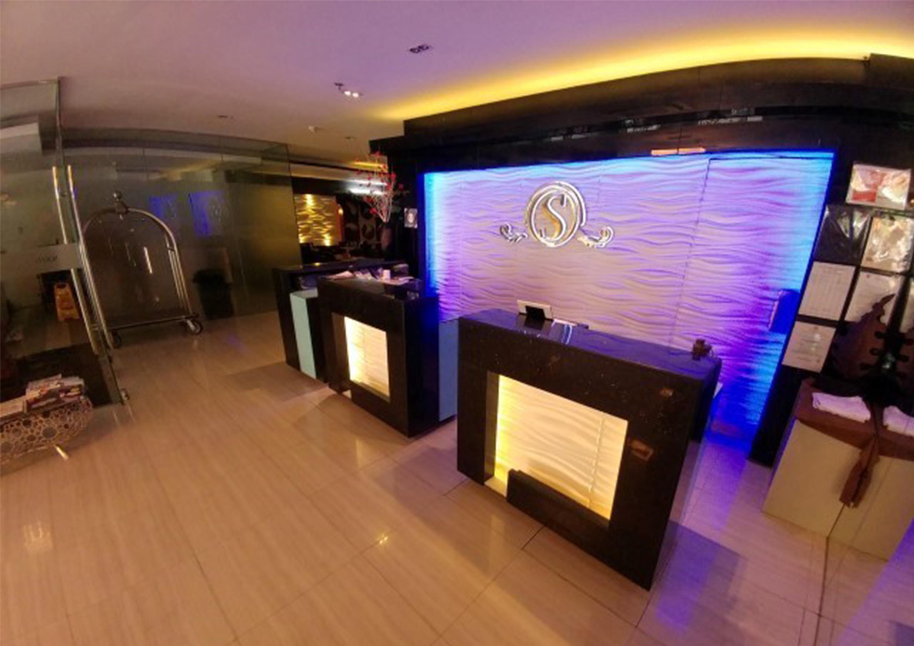 Southpole Central Hotel Себу Экстерьер фото