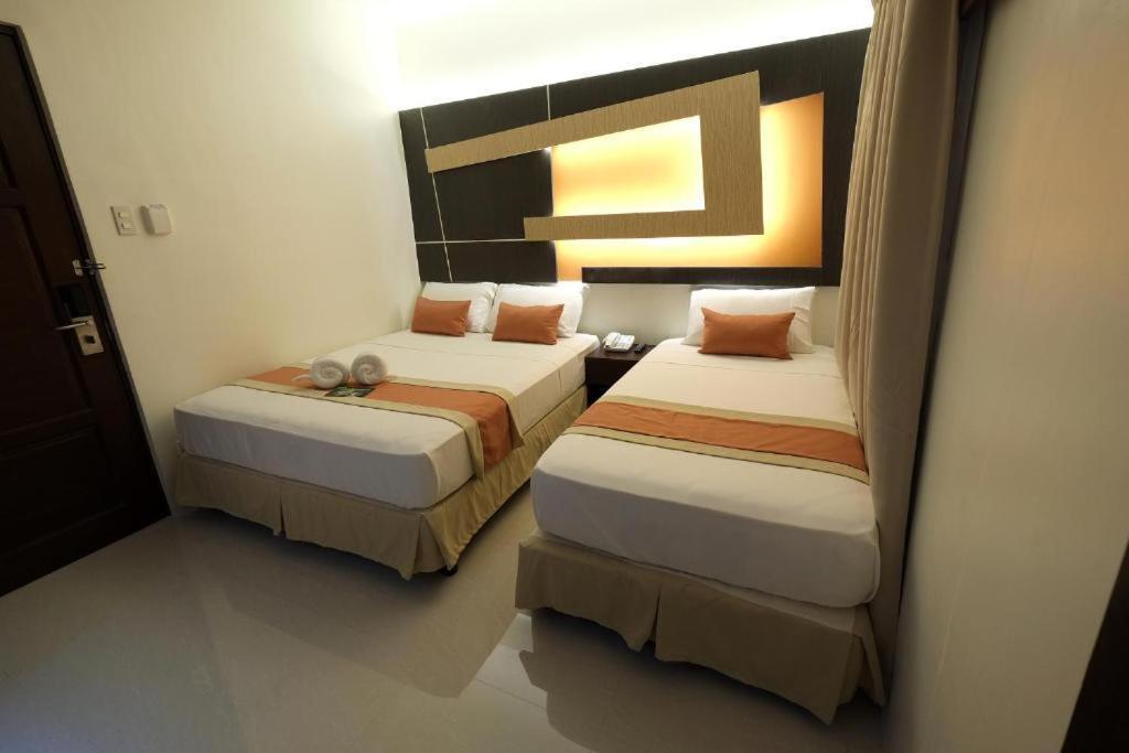 Southpole Central Hotel Себу Экстерьер фото