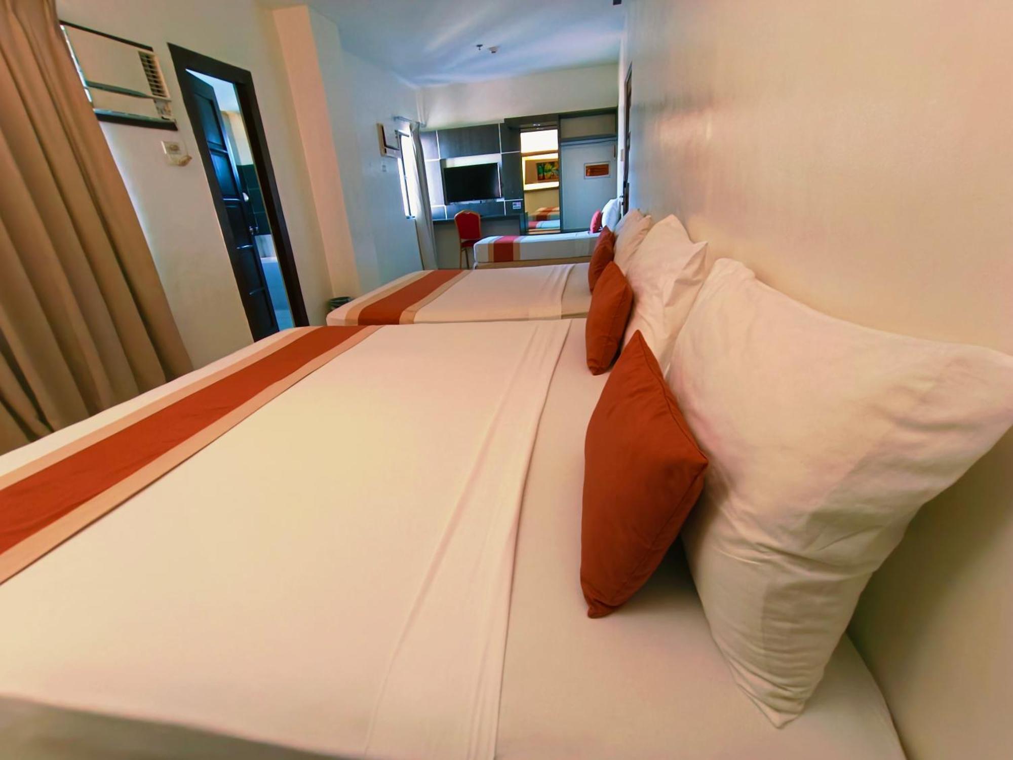 Southpole Central Hotel Себу Экстерьер фото
