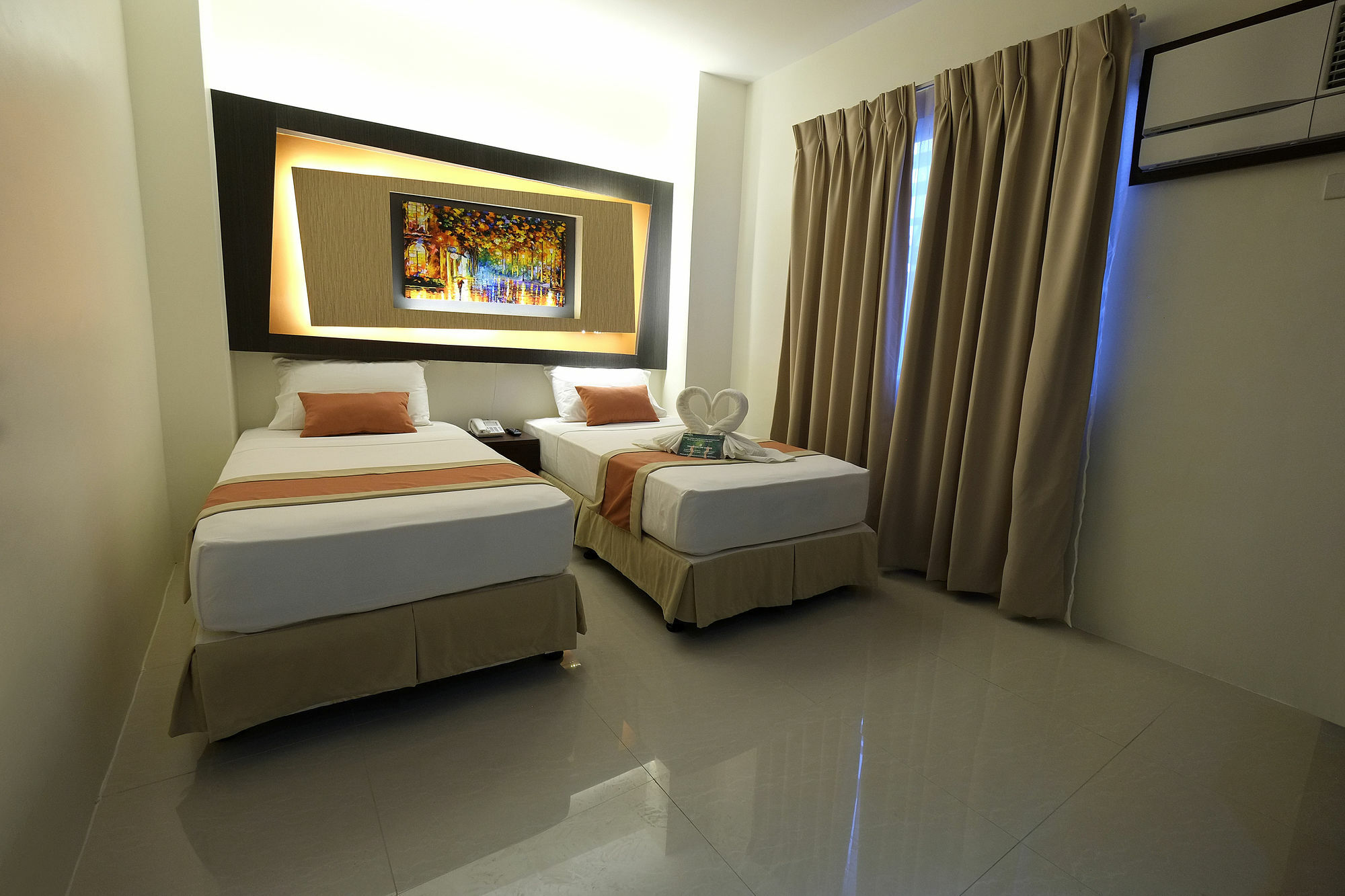 Southpole Central Hotel Себу Экстерьер фото